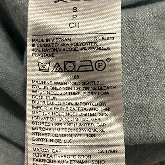 GAP Twisted Racerback Tank - Picture 5 of 5